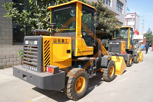 鏟車翻堆機(jī)