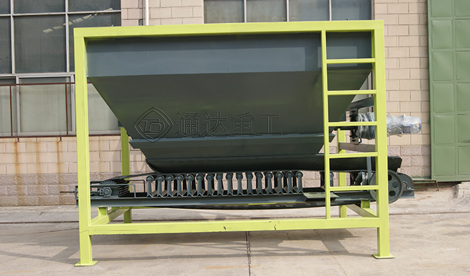 大型養(yǎng)殖場(chǎng)牛糞怎么處理?牛糞生產(chǎn)有機(jī)肥料全部設(shè)備有哪些