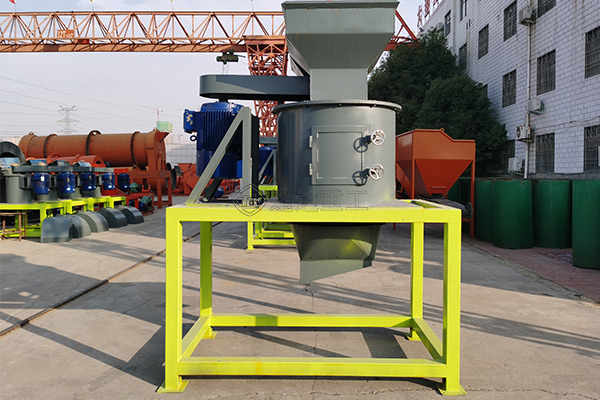 養牛場的牛糞怎么處理變成有機肥?牛糞有機肥生產線設備解決牛糞污染難題