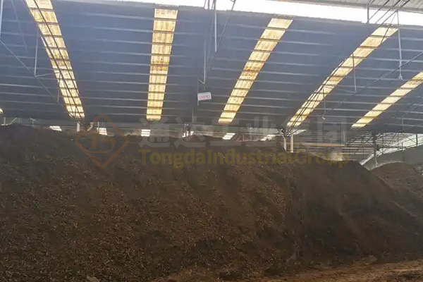 中藥藥渣怎么發(fā)酵有機(jī)肥料?中藥藥渣有機(jī)肥生產(chǎn)線多少錢(qián)一套?