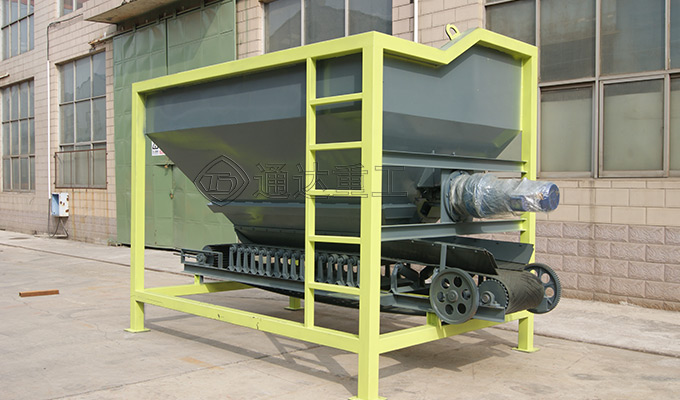 整條雞糞有機肥生產(chǎn)線,有效解決養(yǎng)殖戶糞便污染問題,破解畜禽糞污治理難題