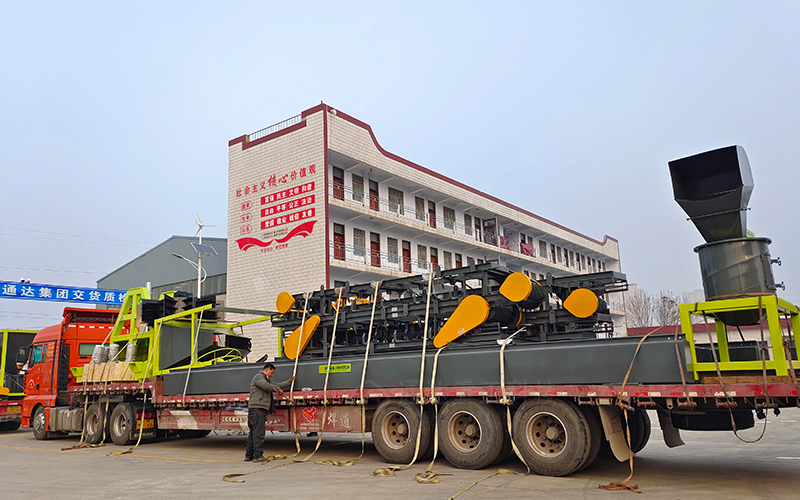 大跨度堆肥發(fā)酵輪盤翻拋機(jī)工作原理,配套有機(jī)肥設(shè)備有哪些